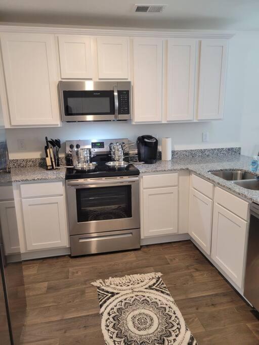 קולומביה Sc 3755 New 2 Bedroom Townhouse Ft Jackson & Usc מראה חיצוני תמונה